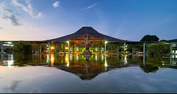Pura Mangkunegaran Wisata Solo Dekat Stasiun